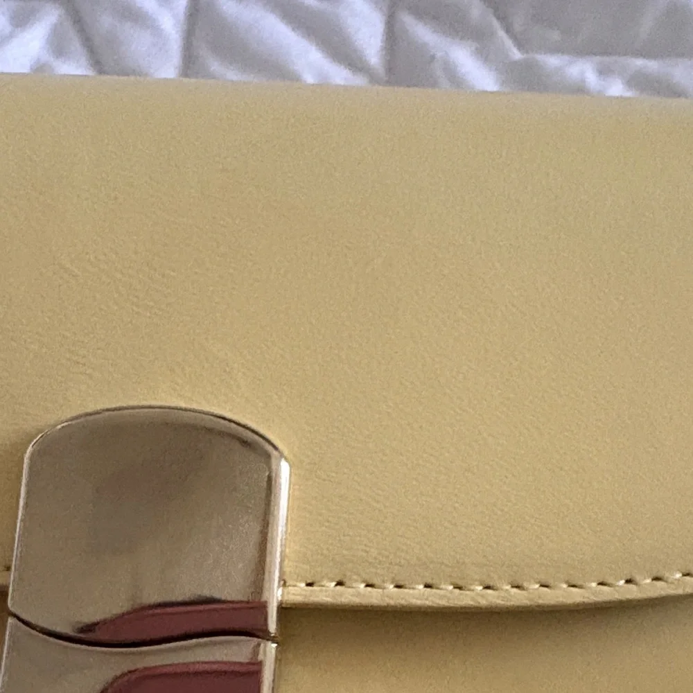 Sezane Butter Yellow Mini Milo - Picture 3 of 11